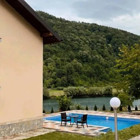 Abu Ibrahim וילה Bihać